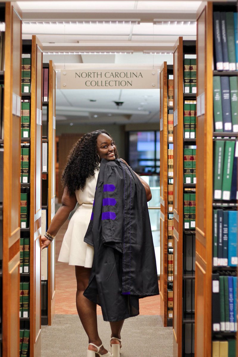 badgalru_'s tweet photo. it's hot outside but i'm used to degrees 🤭⚖️👩🏾‍⚖️ #JD https://t.co/iEOT2VjfBX