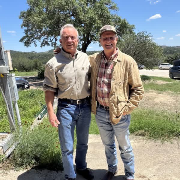 natesheetsforTX's tweet image. I had a great weekend at the American Regeneration / @AcresUSA Summit at Sovereignty Ranch —grateful to Ryland and Mollie Engelhart for their generous hospitality. It was an honor to sit down with @SecKennedy and talk about how Texas is leading on #MAHA reforms and  how we will