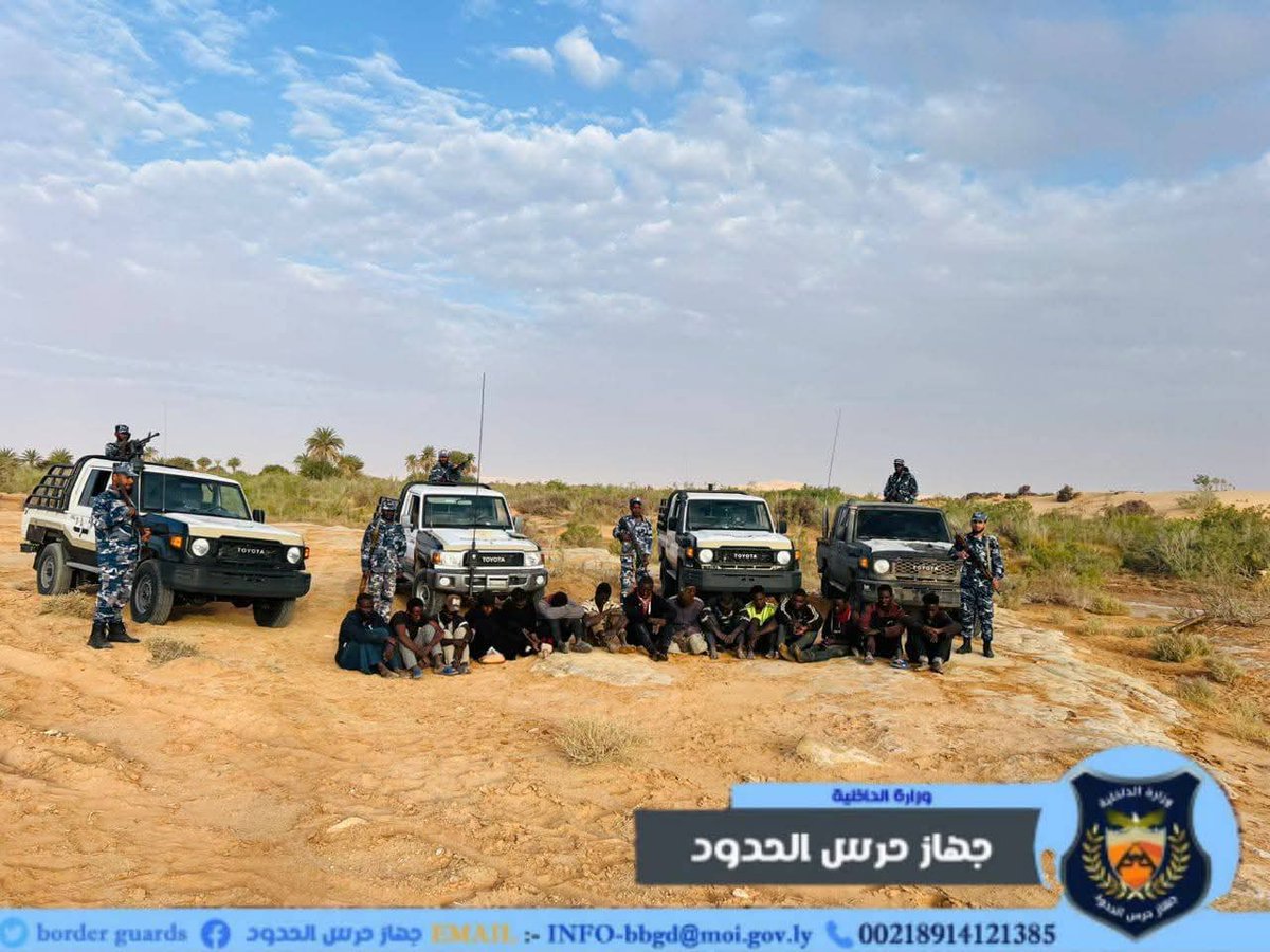 rgowans's tweet image. 1/2 #Libya 01.05.26 - Libyan Border Guard (MoI) during desert patrols in Al-Qurayyat Security Sector apprehended 19 undocumented #migrants of different sub-Saharan nationalities. All transferred to LBG HQ pending DCIM notification. #migrantcrisis #DontTakeToTheSea #seenotrettung