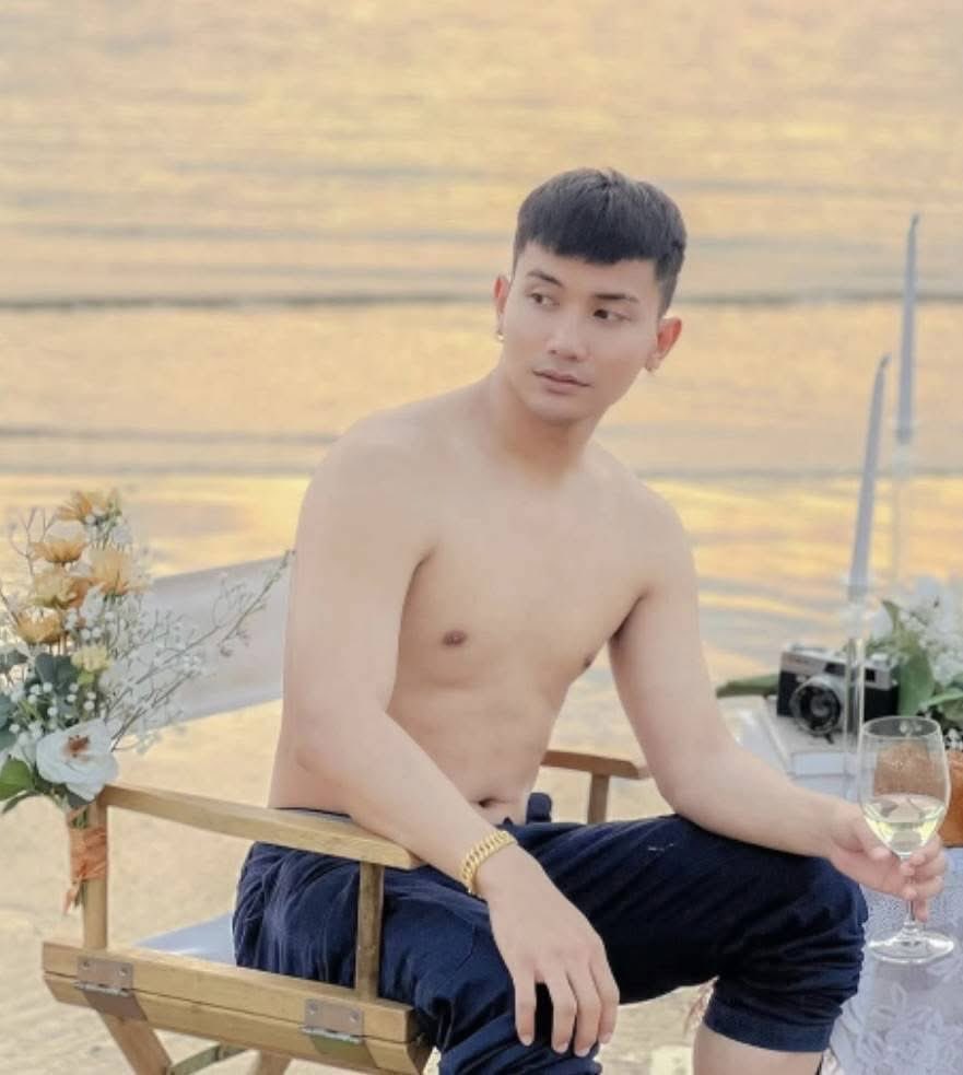 ผู้เสว tweet media