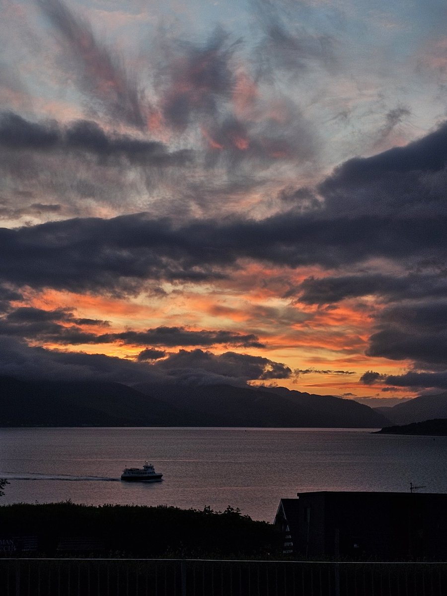 CalMac Service Info tweet media