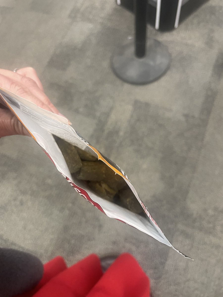 annettelocked's tweet photo. Turkey Bites shouldn’t look like toffee 🤢Yeah got the refund but probably won’t ever crave these again https://t.co/GPhXyGJVVU