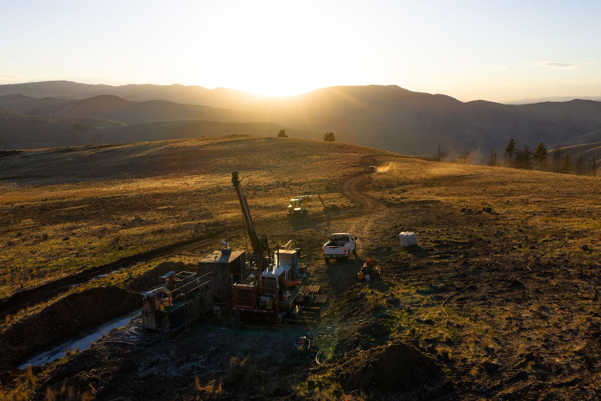 DoradoDrilling's tweet photo. The drill doesn't stop. It just gets handed off. 🤝
Every 12 hours, one crew walks away and another steps up. No fanfare. Just the work carrying on.
#DoradoDrilling #ShiftChange #DiamondDrilling #DrillingCrew #NeverStops #BuiltForThis https://t.co/lmd8blS507