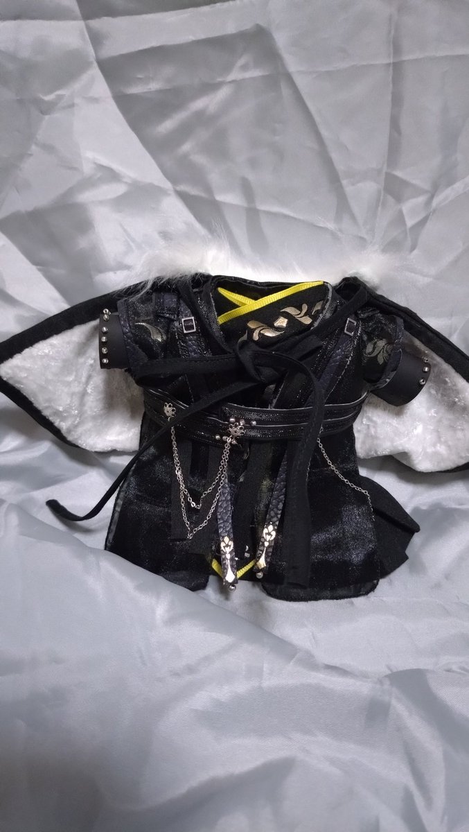 picsetsu's tweet photo. ちぃぎじゅの新衣装としてYATAGARATHさんの「Style-C」を制作しました。柄の完全再現は難しかったのでなんとなく雰囲気寄せられていれば…な気持ち。小さいし作るものが多くてなかなか大変でした。
#MCヤタ画ラス https://t.co/iUF0gZz4pJ