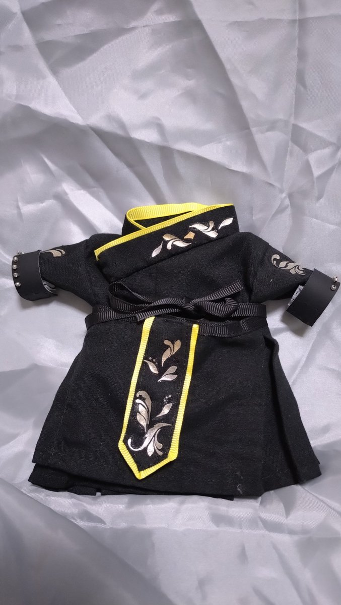 picsetsu's tweet photo. ちぃぎじゅの新衣装としてYATAGARATHさんの「Style-C」を制作しました。柄の完全再現は難しかったのでなんとなく雰囲気寄せられていれば…な気持ち。小さいし作るものが多くてなかなか大変でした。
#MCヤタ画ラス https://t.co/iUF0gZz4pJ