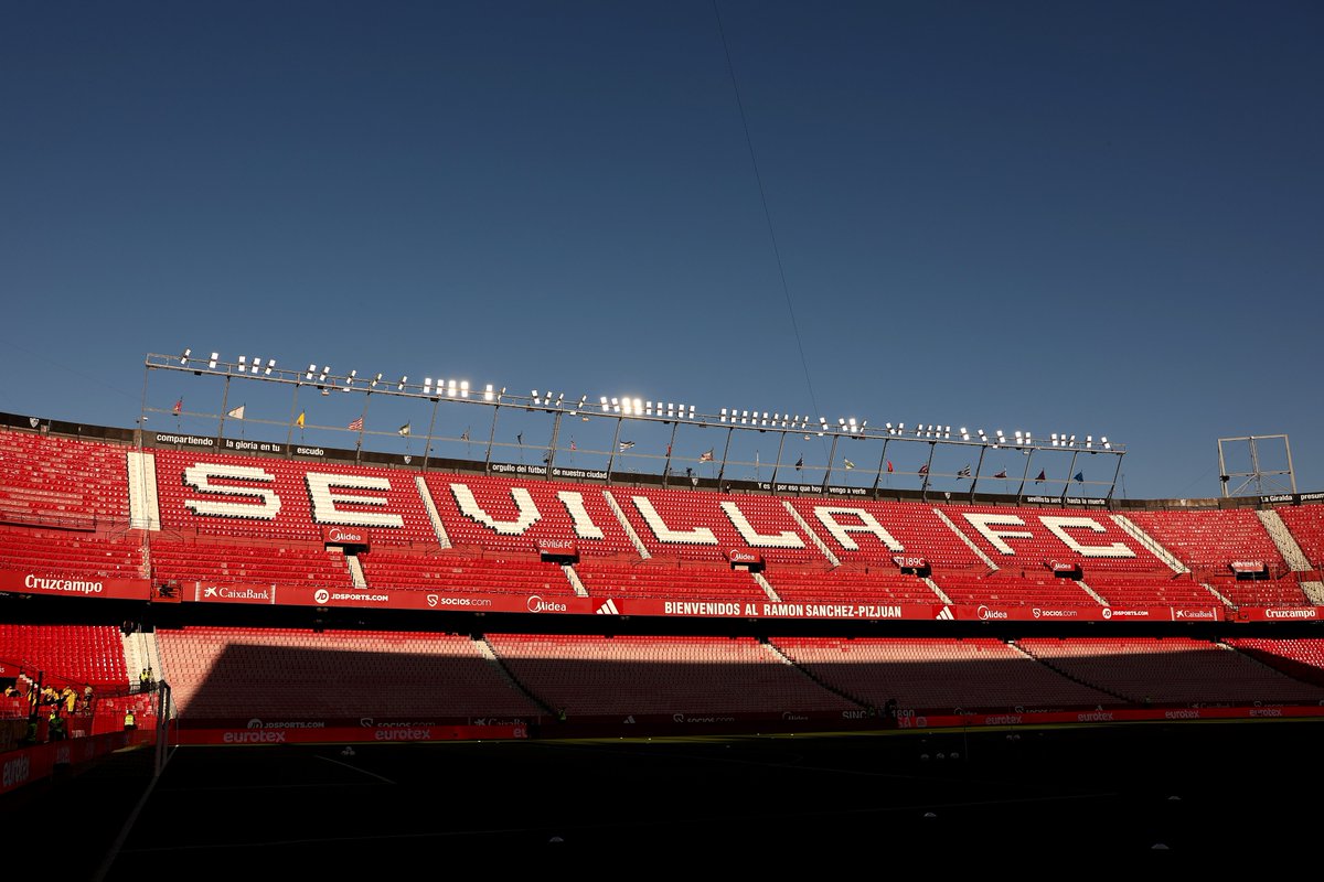 carrusel's tweet image. ⚽ ¡El #SevillaRealSociedad de #LaLiga!

⏱️ Min. 1
⚔️ @SevillaFC 0🆚0 @RealSociedad

▶️ EMPIEZA UN PARTIDO VITAL EN EL SÁNCHEZ PIZJUÁN