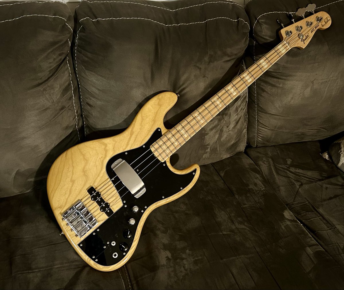 florentintise's tweet image. Hello beautiful 🎶🎶
#bass #fender #fenderbass