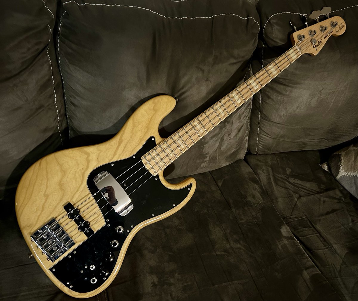 florentintise's tweet image. Hello beautiful 🎶🎶
#bass #fender #fenderbass