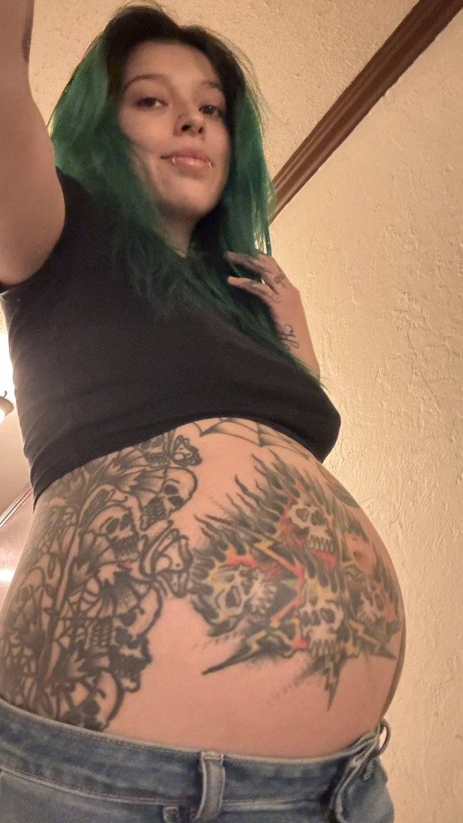 Ms. Riot tweet media