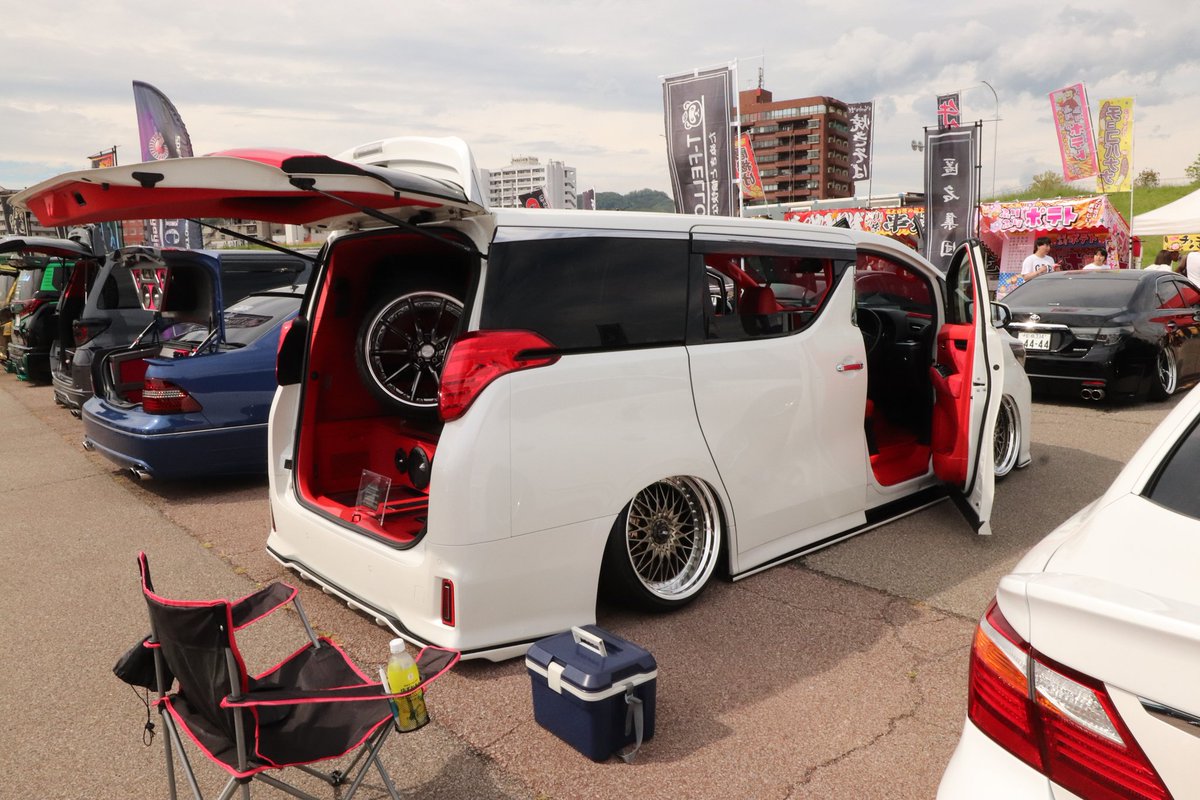 あき tweet media