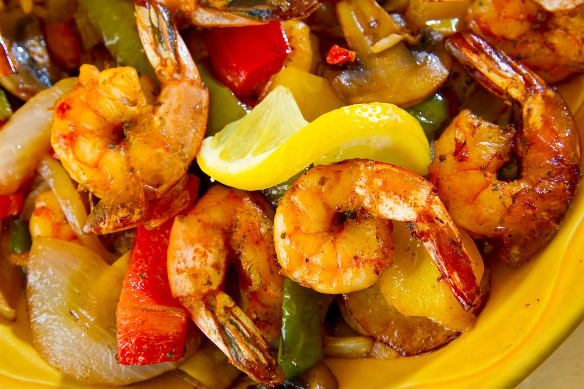 JamaicaHospital's tweet image. Looking to make a tasty, savory dinner in under 30 minutes? Try this Cajun shrimp with corn and bell peppers recipe:  ow.ly/16le50YUI7L  #HealthyRecipes