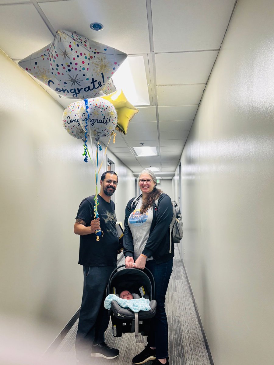 schandy_k's tweet photo. Repped the buyer🔥🔥

Another client-win🙌🏽
Incredible family! Focused and savvy 1st time buyers. congratulations to a fantastic family. #marylandrealtor #C21nm Contact @schandy_k https://t.co/E2XRfuh54X