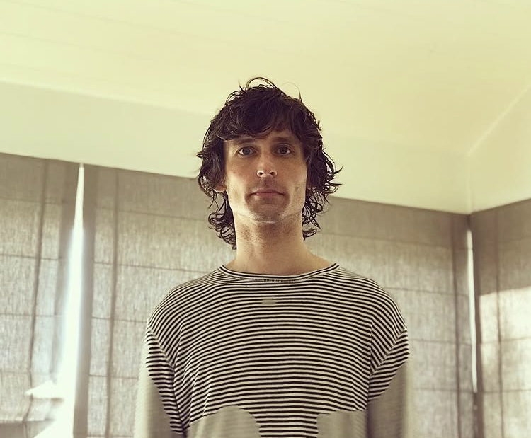 sun02718's tweet photo. On a strokes #instadive rn https://t.co/Uqb8MXOUUT