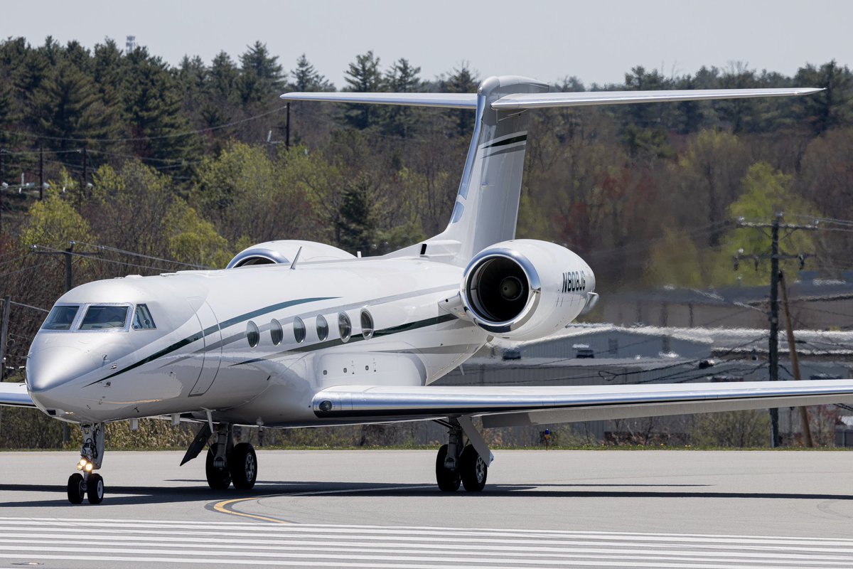 mhtplanes's tweet photo. N808JG departing MHT as SARA13 bound for Joint Base Andrews! https://t.co/UROAnSN87e