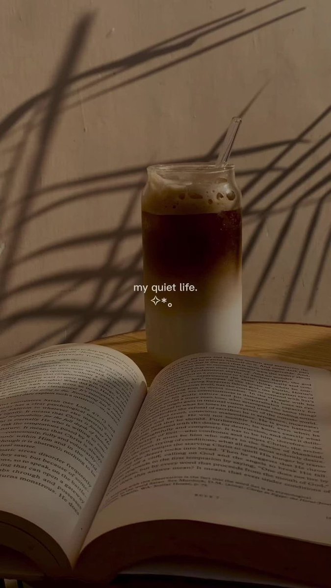 tammzz_x's tweet image. hii, i'm tamara ⋅₊˚⋆ 
new to #booktwt &amp;amp; looking for interactive moots!  

⊹ intp
⊹ professional mood reader
⊹ fantasy/romantasy, sci-fi, dark academia, mystery 
⊹ faves: red rising, sands of arawiya duology &amp;amp; throne of glass (my origin story) 
⊹ i make book covers and