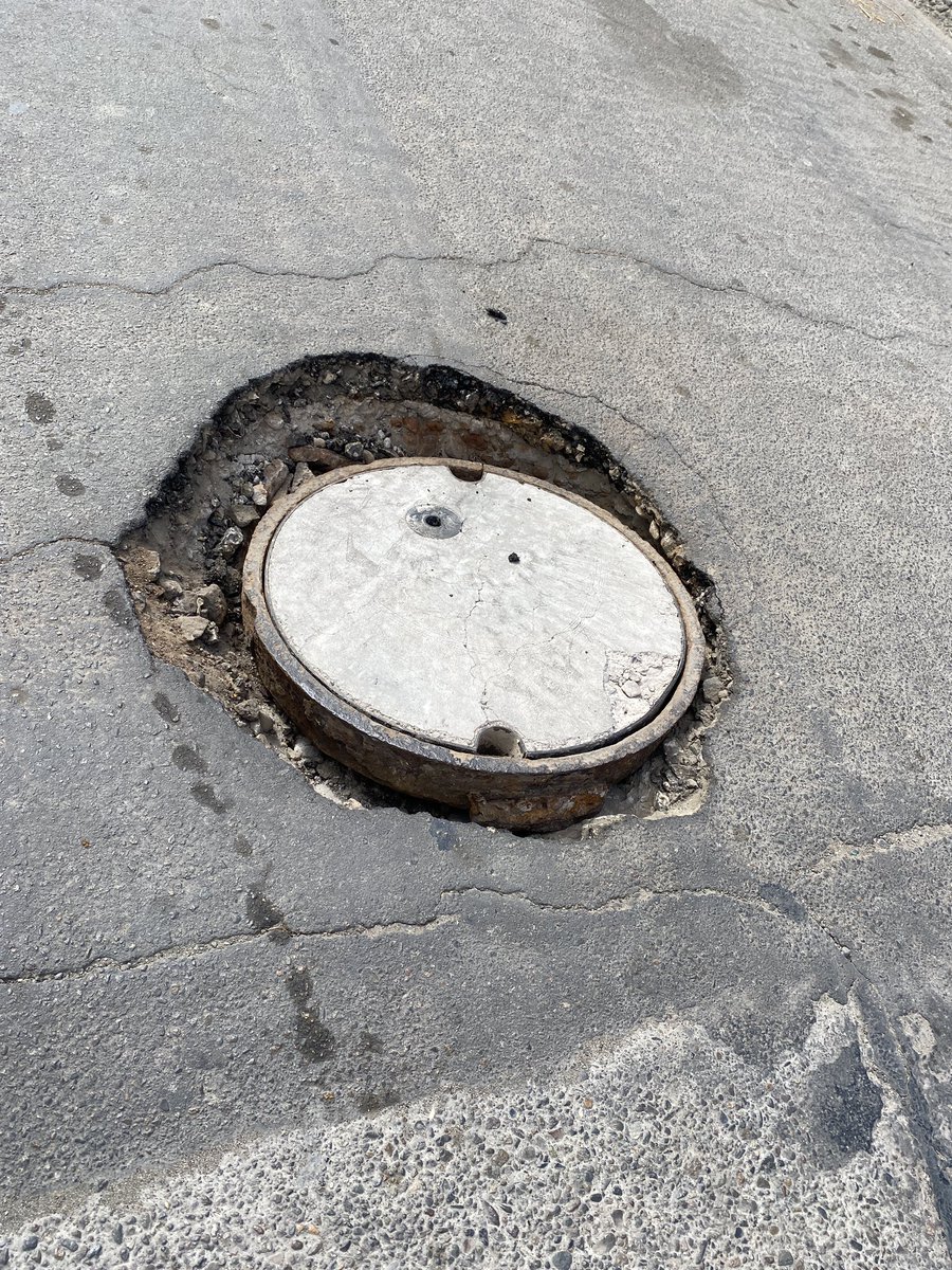 JANY_CORTES1's tweet photo. @municipchanaral , cámara en muy mal estado, de herrera esq Zuleta @nuevaatacama https://t.co/v8WV4w2JDt