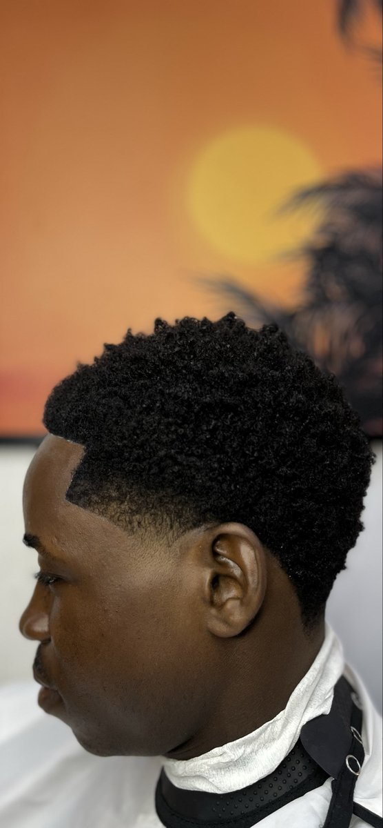 RichwayCutz's tweet image. Low taper fade 🔥 #foryou #barber #viral #fyp
