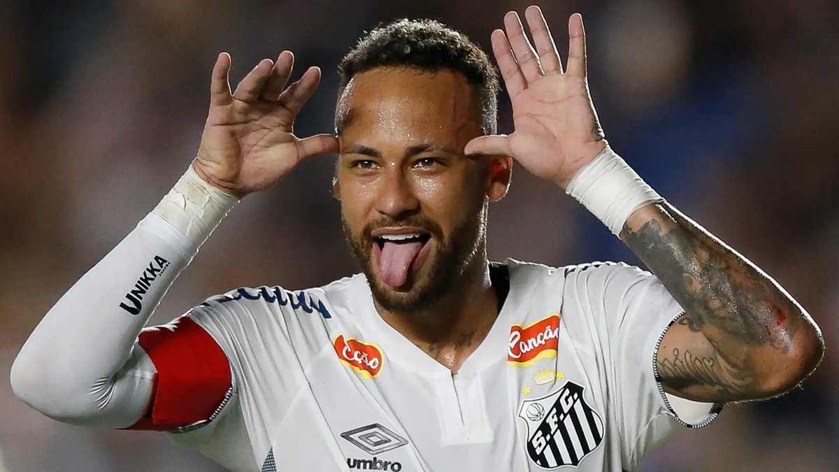 poptime's tweet photo. 🚨 Robinho Jr. notificou o Santos Futebol Clube e está acusando Neymar de agressão após levar uma tapa na cara durante o treino.

A notificação cobra providências do clube e solicita uma reunião para discutir uma possível rescisão contratual por “ausência de condições mínimas de segurança”.