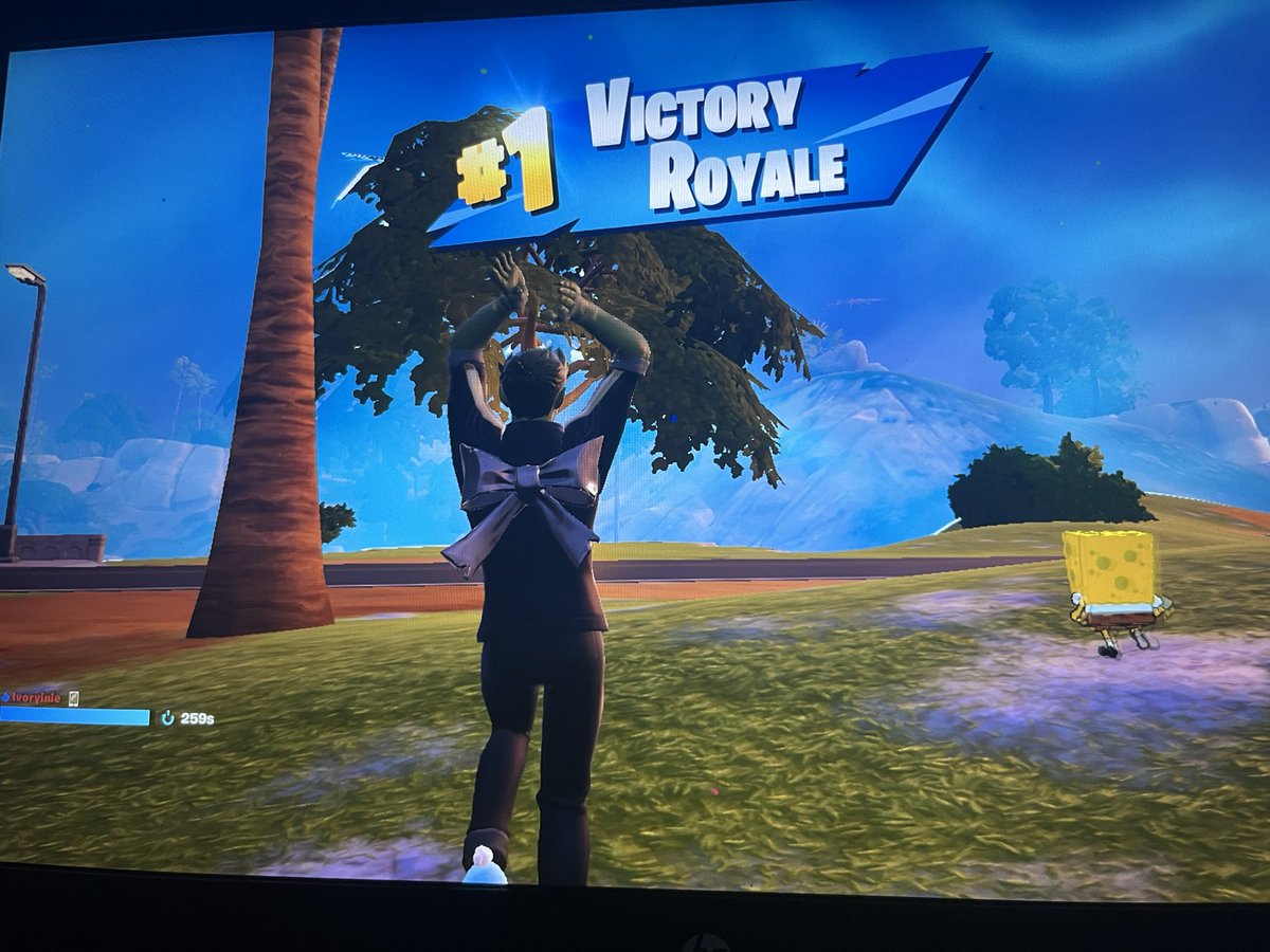 ivizkii's tweet image. #goat #carrying #fortnitequeen
