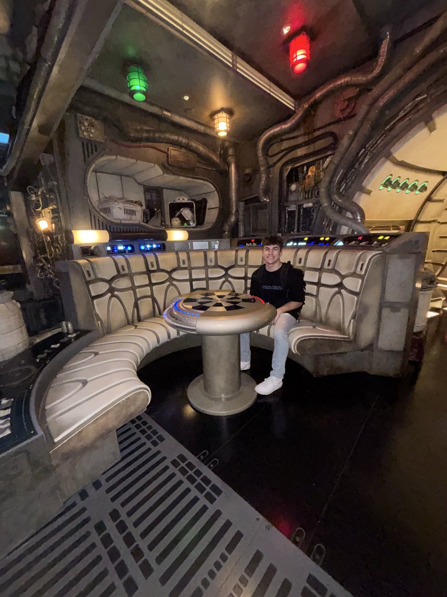 braden3035's tweet photo. May the 4th be with you🙂‍↕️ https://t.co/AA2c8KxgSk
