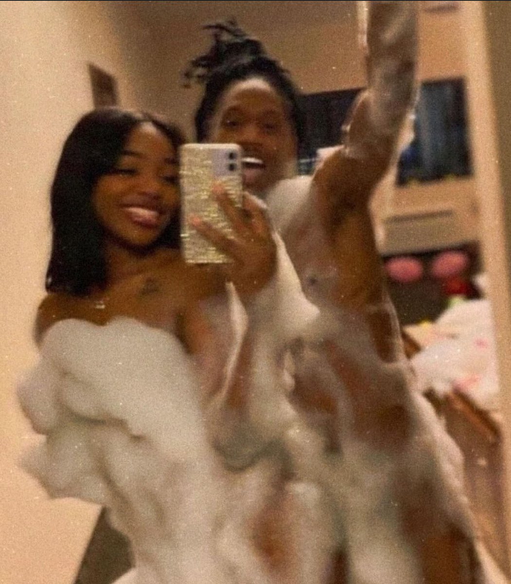 NattyNat943280's tweet photo. how i’m tryna be wit my btch fr https://t.co/VfRxdApC0p
