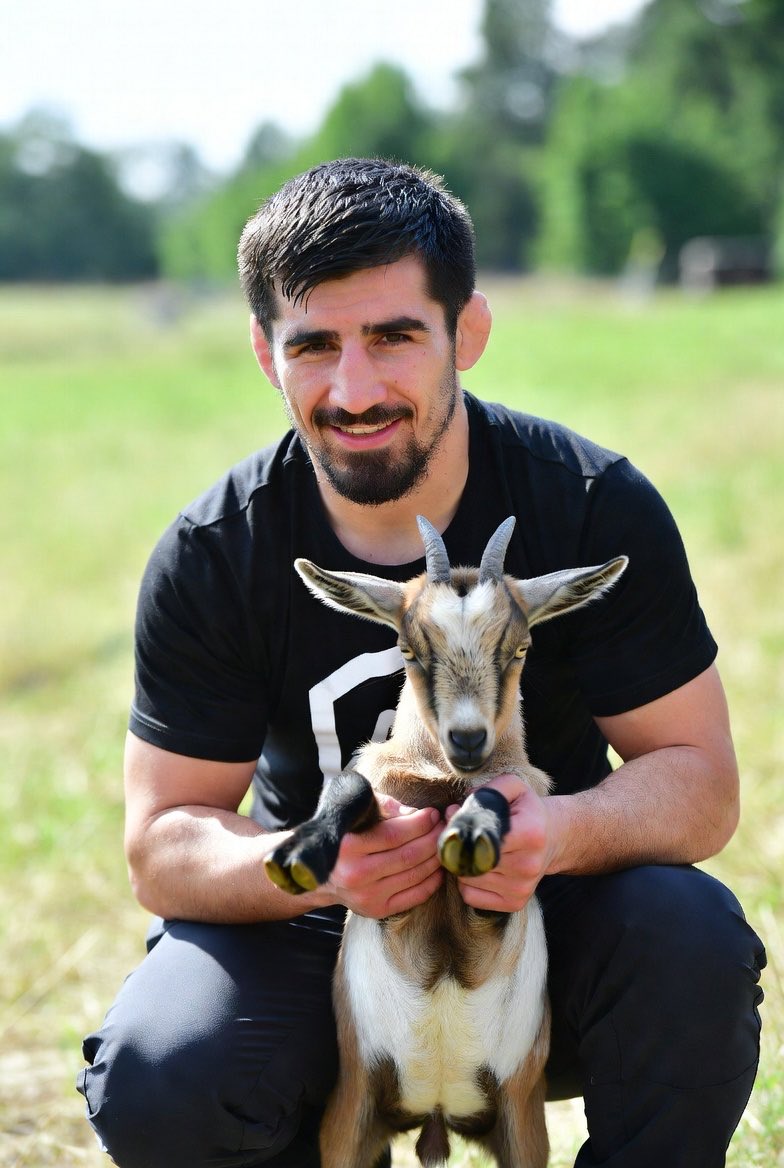 Nostradomous's tweet image. NOW ILIA HAS THE LITTLE GOAT #iliatopuriaeh #GOAT #FILTHY #ufcmiami