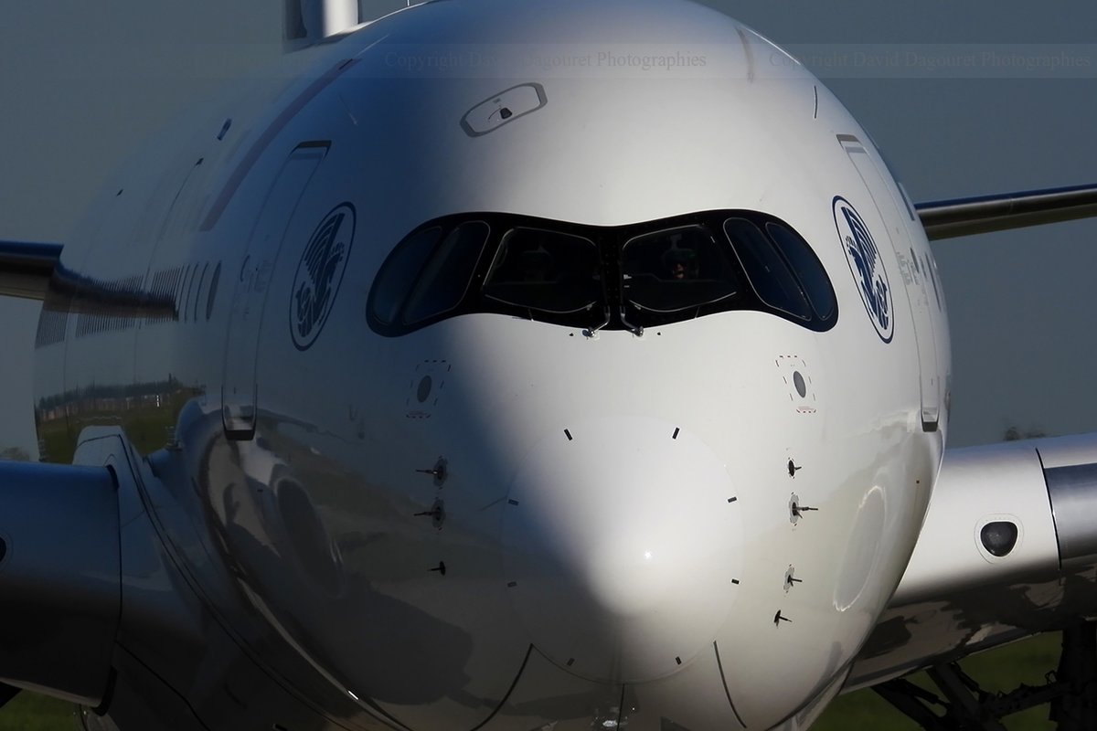 Globe_Spotter's tweet image. Close up Airbus A350 / F-HUVQ / Air France 🇫🇷/ Paris CDG. #A350 #airfrance #avgeeks #CDG