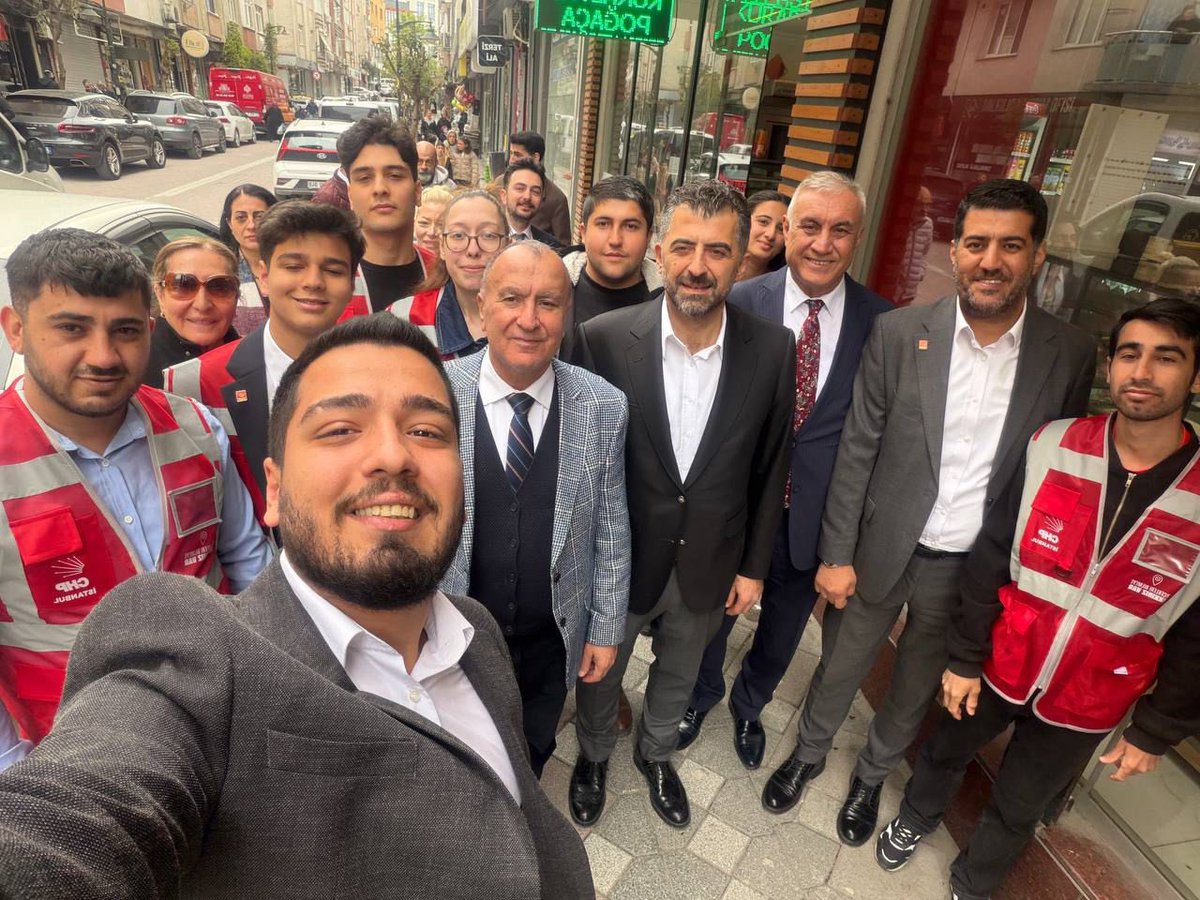ChpZeytinburnu's tweet photo. Genel Başkanımız Sayın Özgür Özel’in çağrısıyla, Zeytinburnu İlçe Örgütü olarak sahadayız.

Parti Meclisi Üyemiz Sn. Mahir Yüksel’in katılımıyla; ilçe yöneticilerimiz, Belediye Meclis Üyelerimiz ile Kadın ve Gençlik Kollarımızla birlikte vatandaşlarımız ve esnafımızla buluştuk. https://t.co/JSWIjpYOBq
