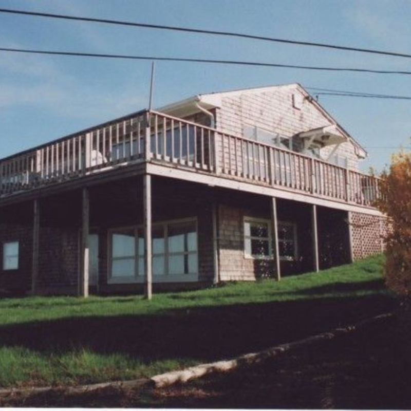 MunroeTeam's tweet photo. Academic Year Rental 2026–2027 
Address: 652 Jerry Brown Farm Road, South Kingstown, RI
Rent: $2,625/month total ($875 per bedroom)
Term: Academic year 2026–2027
Bedrooms: 3
Bathrooms: 2
Washer and Dryer
15 minutes from URI

 Call 401-789-9396 https://t.co/I73XNYndyo