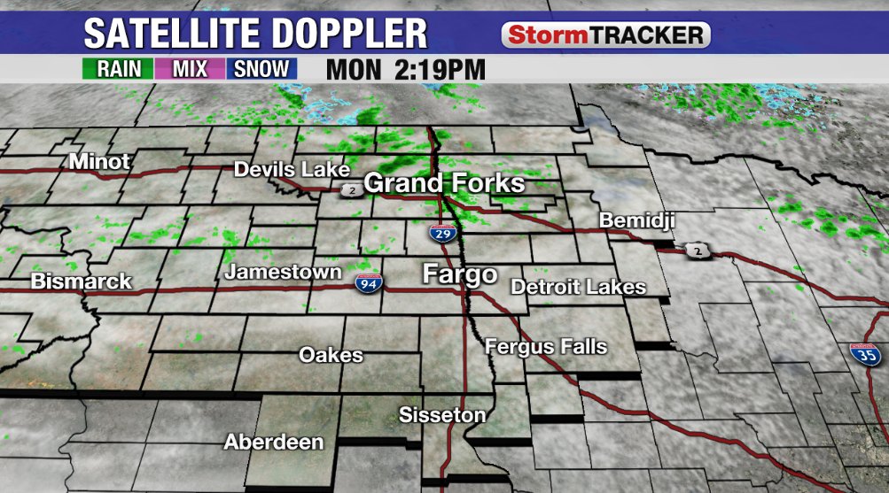 CharlesPekar's tweet image. The second batch of showers for today has developed across the northern valley. We've seen sprinkles in both Grand Forks and Devils Lake this afternoon. Don't expect much rain out of these, but it'll add on to the cool and damp conditions we have for the afternoon. #ndwx #mnwx