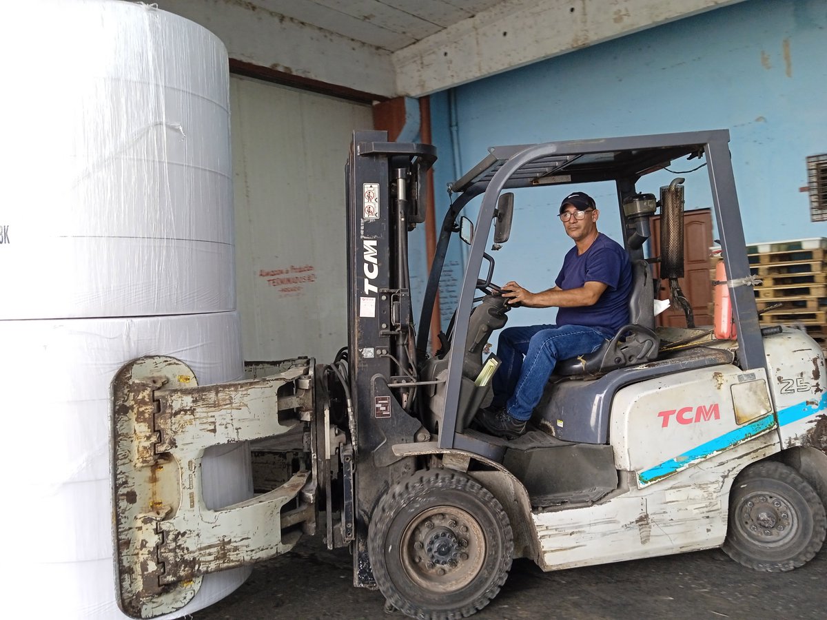 prosacuba's tweet photo. Hoy llega #AUSA 📷desde Puerto Mariel, fortaleciendo la cadena de suministro📷

Nuestro compromiso es claro: PRODUCIR PARA SU BIENESTAR

#IndustriasCuba
#GenteQueLePoneElAlma
#MatancerosEnVictoria https://t.co/jWvQj1WWYq