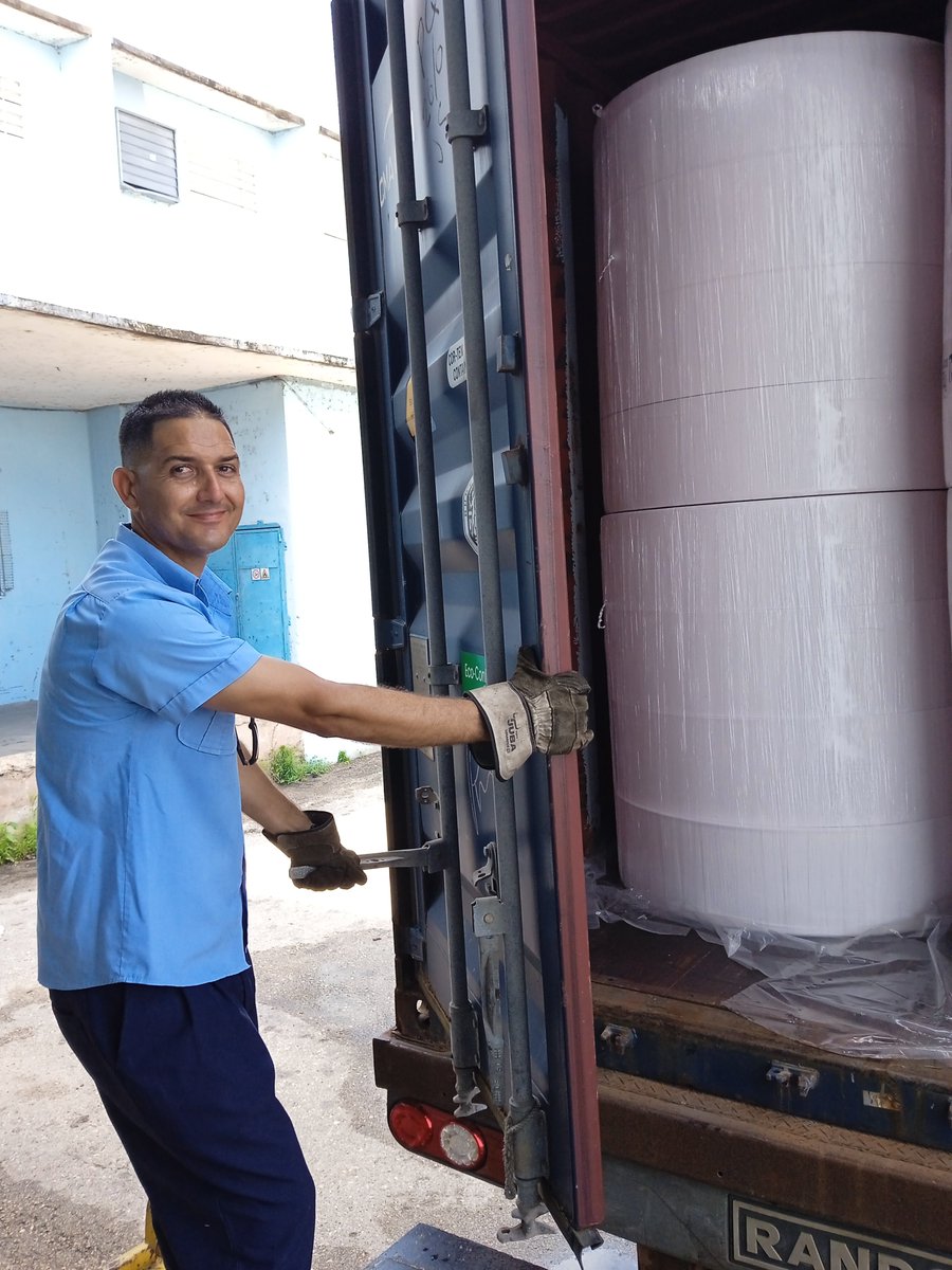 prosacuba's tweet photo. Hoy llega #AUSA 📷desde Puerto Mariel, fortaleciendo la cadena de suministro📷

Nuestro compromiso es claro: PRODUCIR PARA SU BIENESTAR

#IndustriasCuba
#GenteQueLePoneElAlma
#MatancerosEnVictoria https://t.co/jWvQj1WWYq