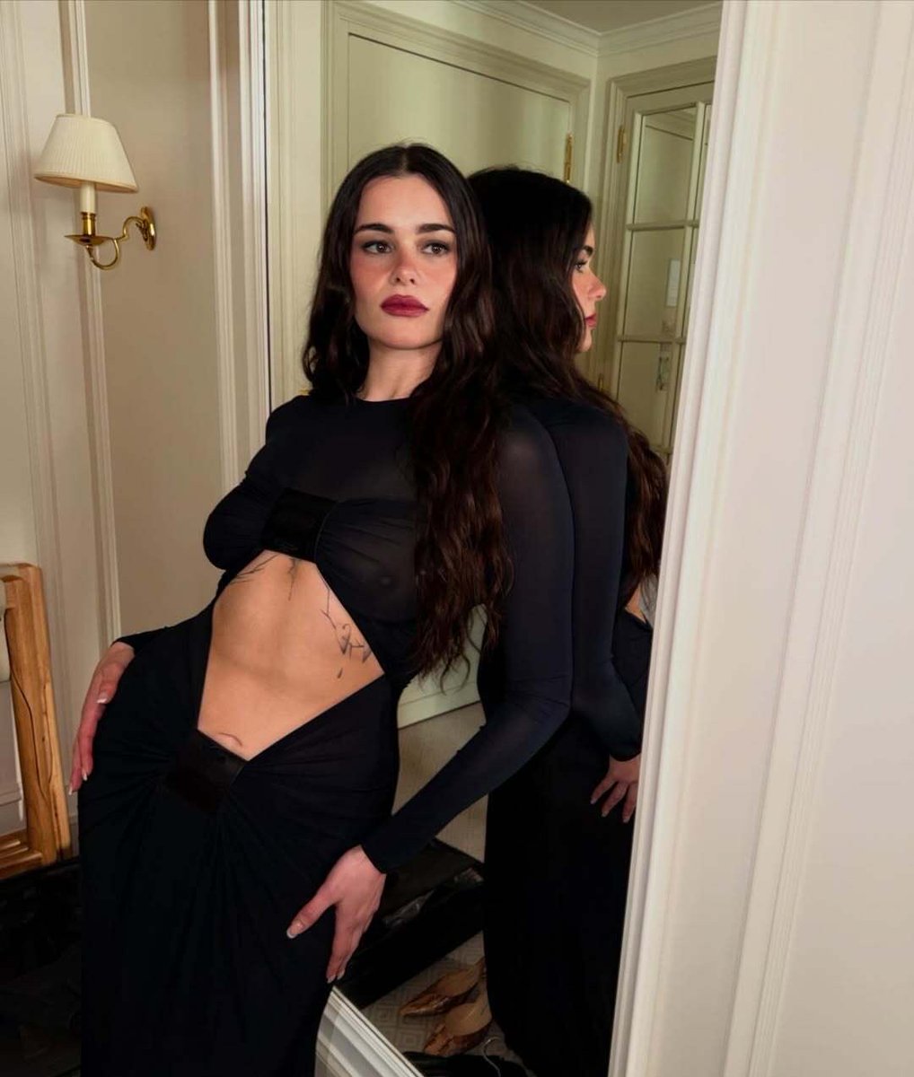 Bornakang's tweet image. Barbie Ferreira in 2021 vs  Barbie Ferreira in 2026