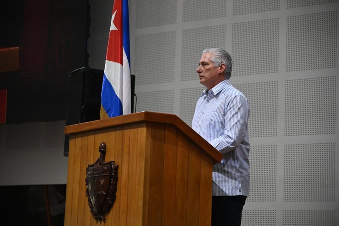 hechavarr4's tweet photo. Que nadie espere que en #Cuba habrá rendición
@FrenteDme 
@dpesantiago
@CubaMined 
#SantiagoDeCuba
#TercerFrente https://t.co/oxRYiIGbkW