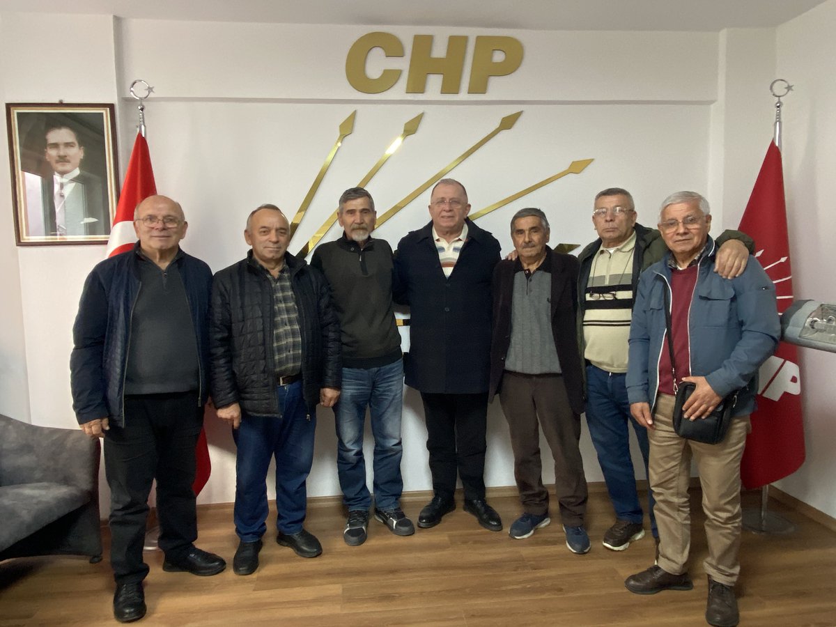 Beyli Mahallesi’nden güçlü destek ! 

Cumhuriyet Halk Partisi Perşembe İlçe Örgütümüz, bugün Beyli Mahallesi’nden gelen yeni yol arkadaşlarımızla daha da büyüdü. 

Aramıza katılan kıymetli yeni üyelerimizle birlikte; baba ocağında buluşmanın gururuyla, daha güçlü, daha örgütlü ve