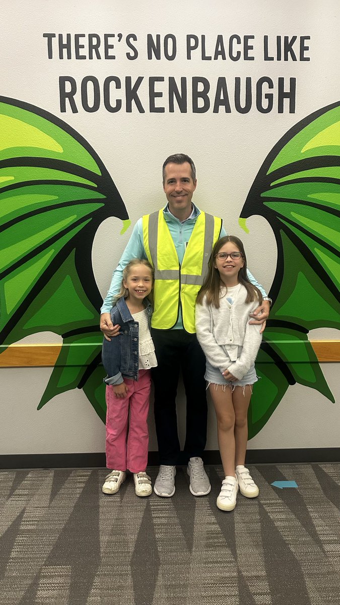 rockenbaughES's tweet photo. Dad of the Day!
@Carrollisd
#InspireExcellence
#DragonProud https://t.co/I21zZo8O3J
