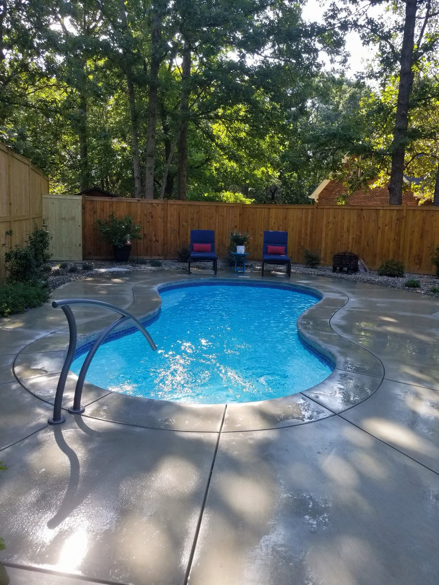 PoolscapesCLT's tweet image. This slice of heaven. The Cocoa Beach pool model in the color Sully Blue. #backyard #pool