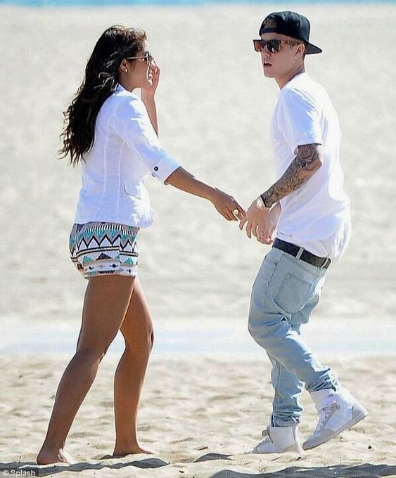 JDBieberDumps's tweet photo. Justin Bieber and Yovanna Ventura spotted at Venice Beach in Los Angeles, California
(May 5, 2014) https://t.co/J5frKTnExT