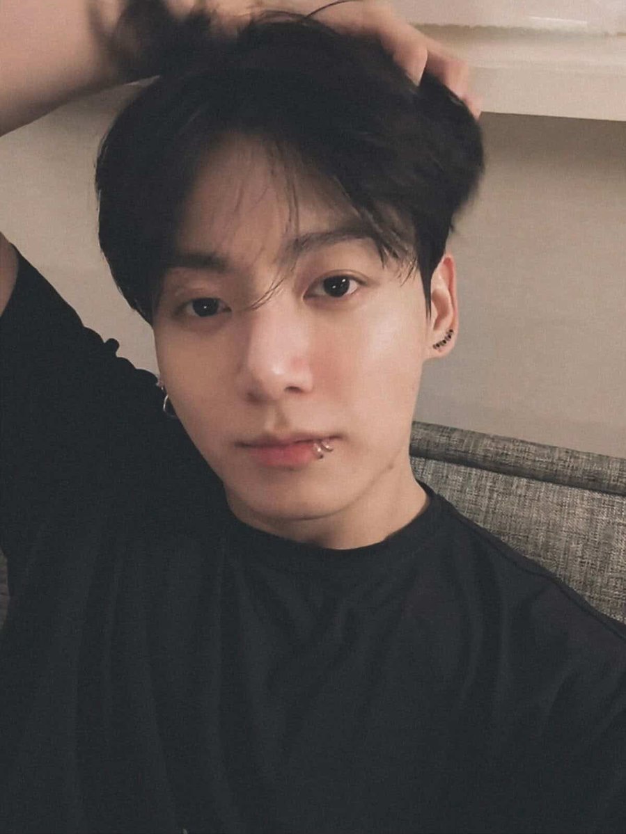 sour⁷ is SEEING bts ꕤ tweet media