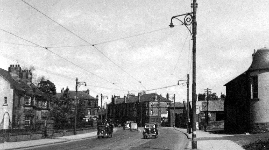 tourscotland's tweet image. Old Tour #Scotland #Ancestry Travel Visit #Genealogy #Scottish Family #History Blog #photography of vintage cars in South #Bishopbriggs, #Glasgow. It was once in the historic parish of Cadder, originally lands granted by #King William the Lion tour-scotland-photographs.blogspot.com/2018/02/old-tr…