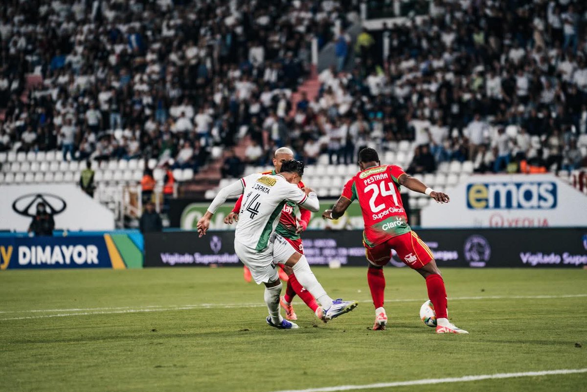 El partido entre <a href="/oncecaldas/">🏆 Once Caldas ⭐️⭐️⭐️⭐️</a> y <a href="/JuniorClubSA/">Junior FC</a> en la ida de los cuartos de final de liga a falta de confirmación de Dimayor sería el domingo 10 de Mayo a las 6:00 PM 

Fuente: <a href="/osvaldoinforma/">Osvaldo Hernández</a>