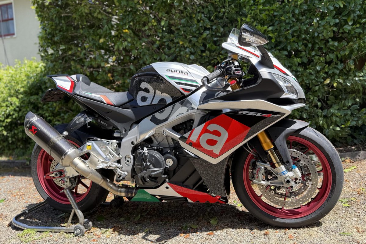 CarsBuyText's tweet image. Market Watch- bringatrailer.com-Original-Owner 2016 Aprilia RSV4 RF at No Reserve: This 2016 Aprilia RSV4 was purchased new by the seller and… dlvr.it/TSMmlv  Selling Yours? - Text List to 21002 #sellmyclassiccar #carsforsale #sellmyvehicle #sellmycar #sellmytruck