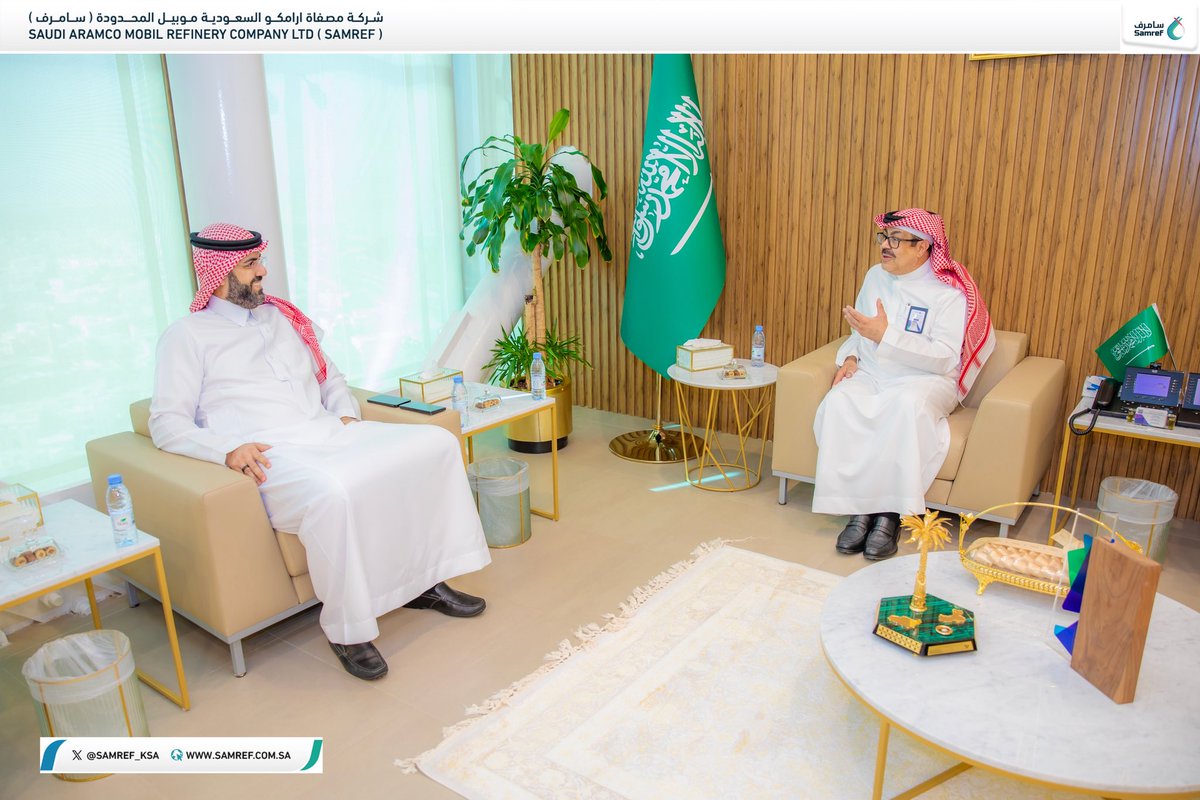 SAMREF_KSA's tweet photo. أجرى الرئيس وكبير الاداريين التنفيذيين بشركة #سامرف المهندس /محمد فارسي ، زيارة ودّية إلى سعادة الرئيس التنفيذي للهيئة الملكية بينبع المهندس /عبدالهادي الجهني، حيث جرى خلالها استعراض مجالات التعاون المشترك وتعزيز التواصل بين #الهيئة_الملكية وشركة #سامرف. https://t.co/9eimyWSEi8
