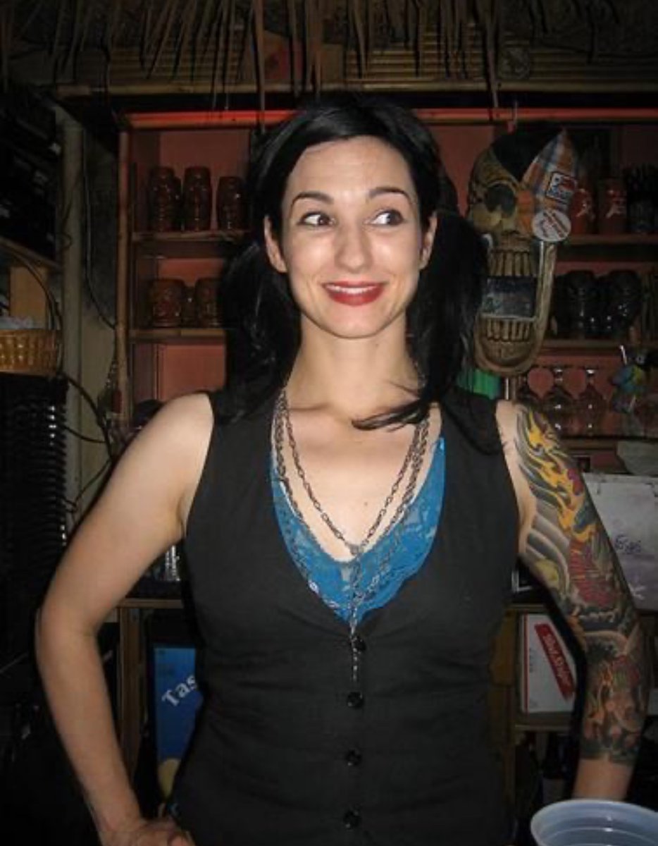 Hourly Lindsey Way tweet media