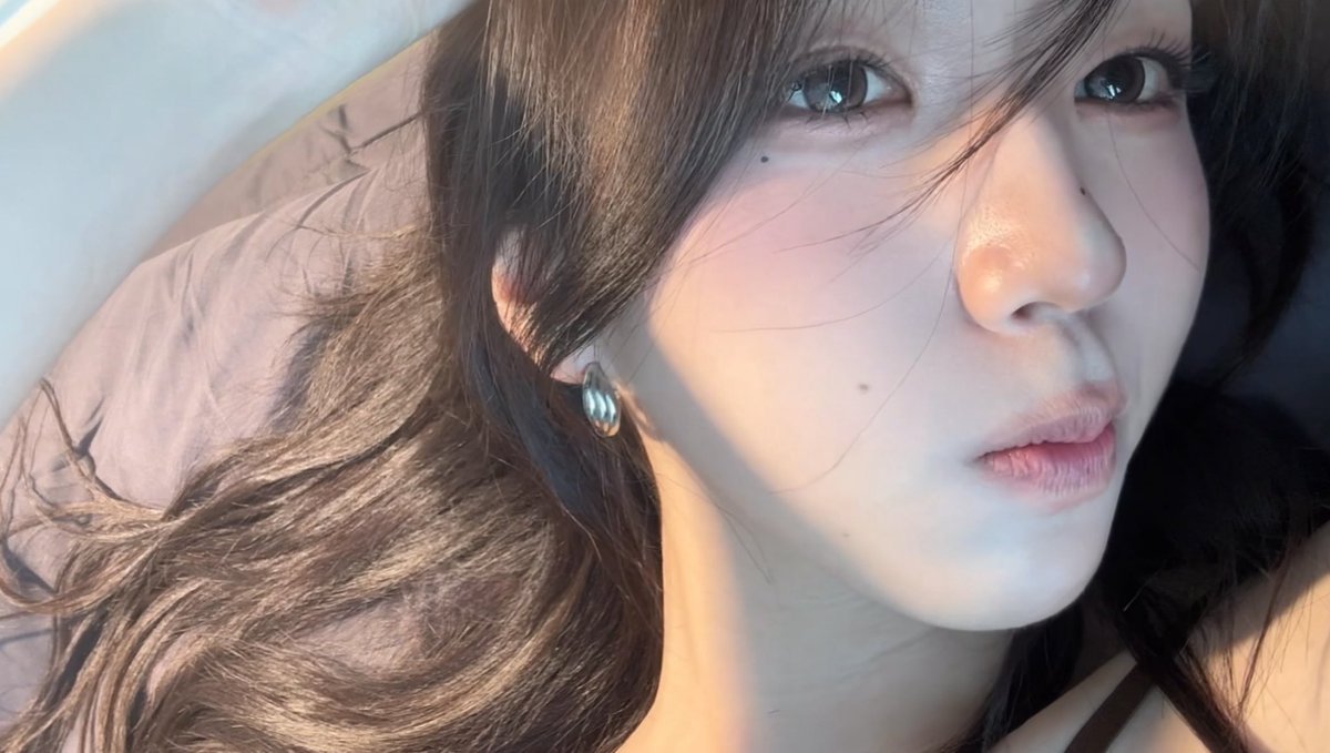 ‎🎸 . . ⌗ 아름다운 별을 바라보며, 소͟현͟이͟. ִ ࣪𖤐 tweet media