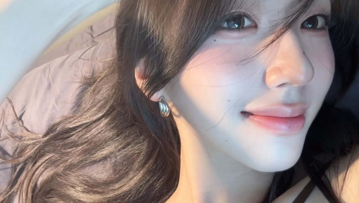‎🎸 . . ⌗ 아름다운 별을 바라보며, 소͟현͟이͟. ִ ࣪𖤐 tweet media