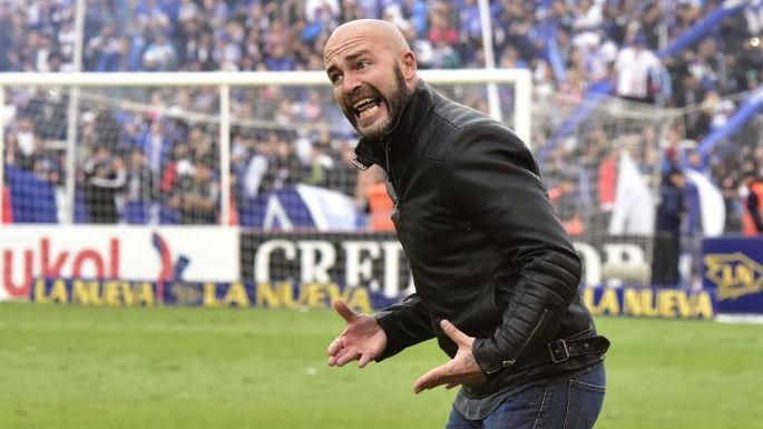 juansuraci's tweet photo. #GodoyCruz Así transcurrió la previa al cambio de DT.  La decisión de prescindir de los servicios de Mariano Toedli estaba tomada luego del partido con San Miguel. En ese lapso se dialogó con Iván Delfino, el "Gallego" Sebastián Méndez y con Pablo De Muner (una vieja debilidad del presidente José Mansur). 
Se impuso un integrante del team Bragarnik.
De Muner será el 6to DT desde enero de 2025 a la fecha (Pedernera - Solari - Ribonetto - Asad - Toedli)