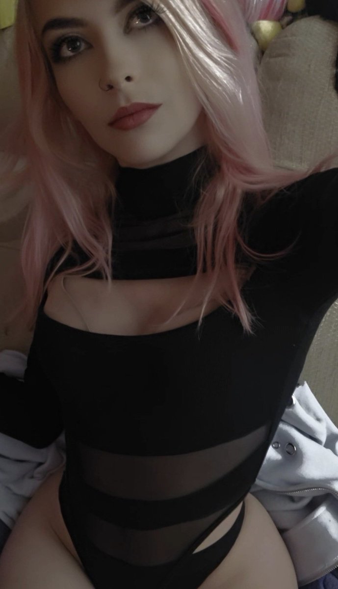Lily tweet media