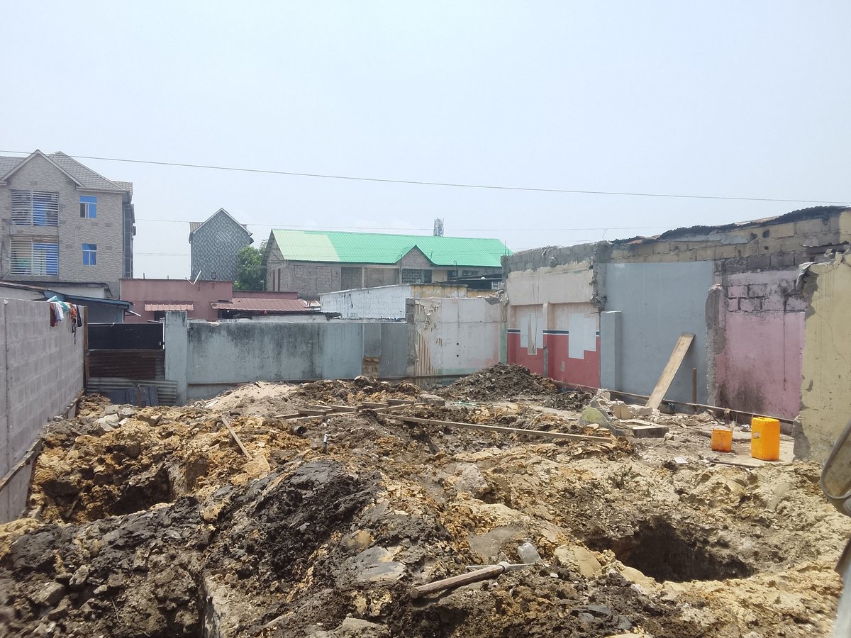 ChristianIsend5's tweet photo. 🏗️ Lancement d’un nouveau projet résidentiel à Kasa-Vubu – Kinshasa( Semaine 3). 
Type immeuble appartement R+3
 Implantation optimisée sur un terrain de 10 × 25 m
7 appartements modernes
4 appartements T4 de 105 m² (idéals pour familles)
3 appartements T3 de 80 m²
@chauffeur243 https://t.co/CqzG5LbftM