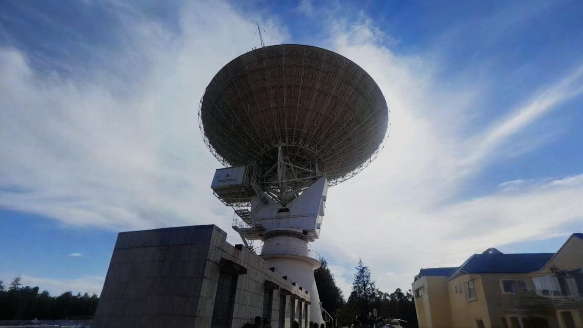 ✨ De las telecomunicaciones al espacio profundo: ¡Tulancingo renace como polo científico! 🔭

La histórica antena de 1968 se transforma en un avanzado radiotelescopio que permitirá a México estudiar agujeros negros y galaxias lejanas. Con el respaldo de la Universidad de Oxford